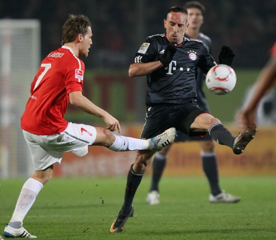 他在后防线 他在后防线